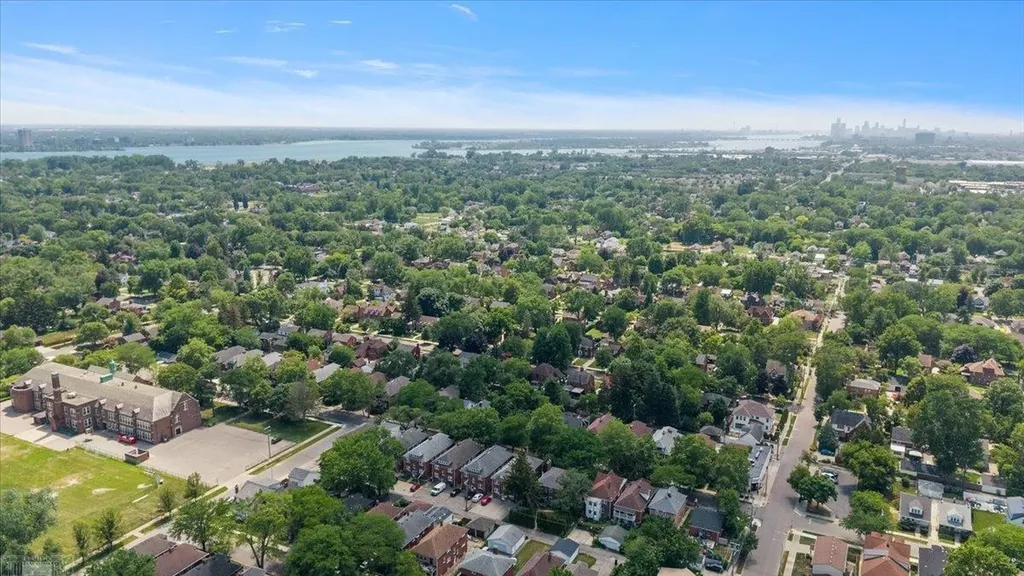 873-875 Beaconsfield Avenue Grosse Pointe Park City MI 48230