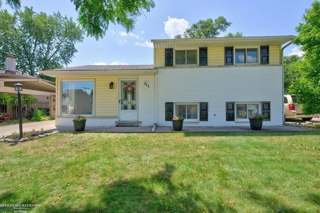 511 Kinross Avenue Clawson City MI 48017