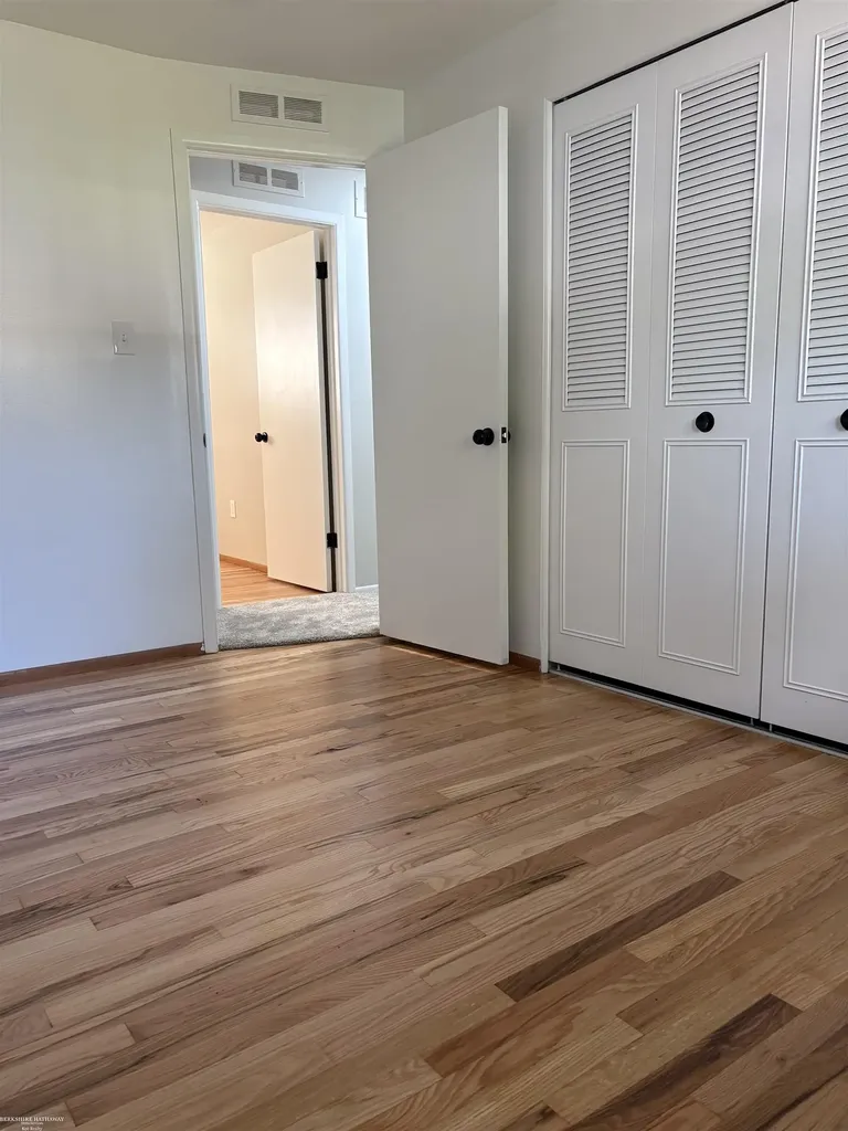 511 Kinross Avenue Clawson City MI 48017