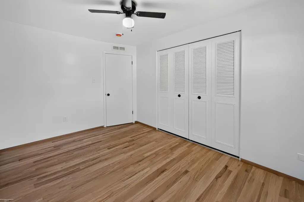 511 Kinross Avenue Clawson City MI 48017