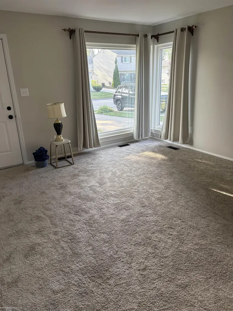 511 Kinross Avenue Clawson City MI 48017