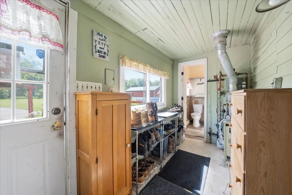 6171 Puttygut Road China Township MI 48054