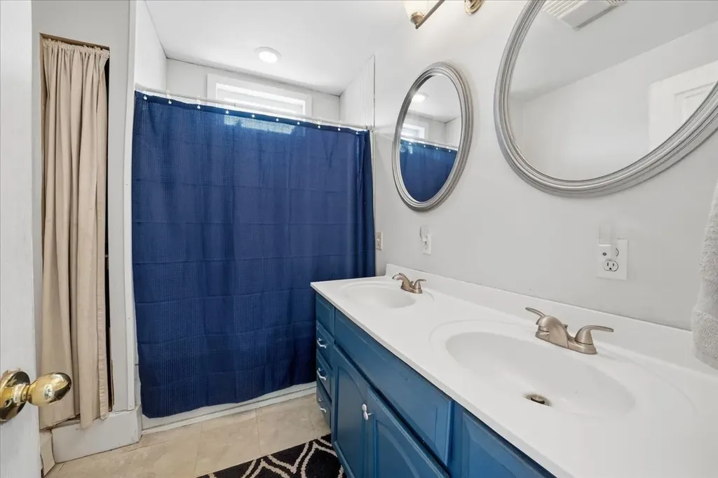 6171 Puttygut Road China Township MI 48054