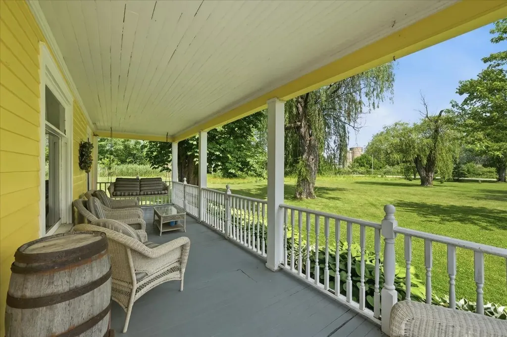 6171 Puttygut Road China Township MI 48054