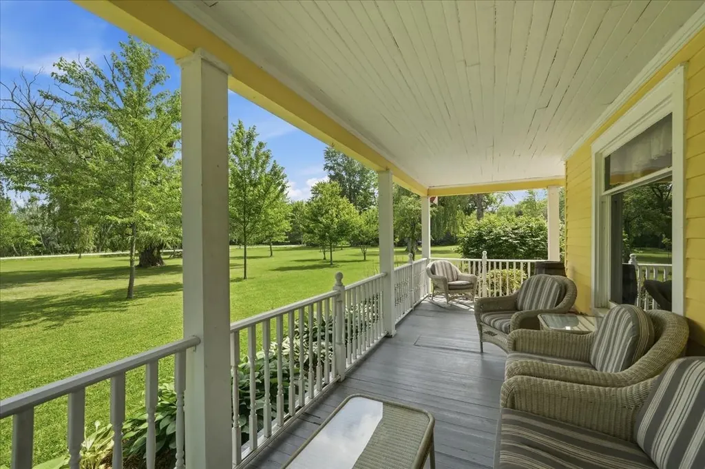 6171 Puttygut Road China Township MI 48054