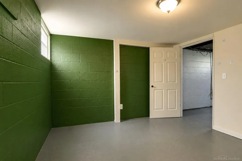 1407 Lapeer Avenue Port Huron City MI 48060