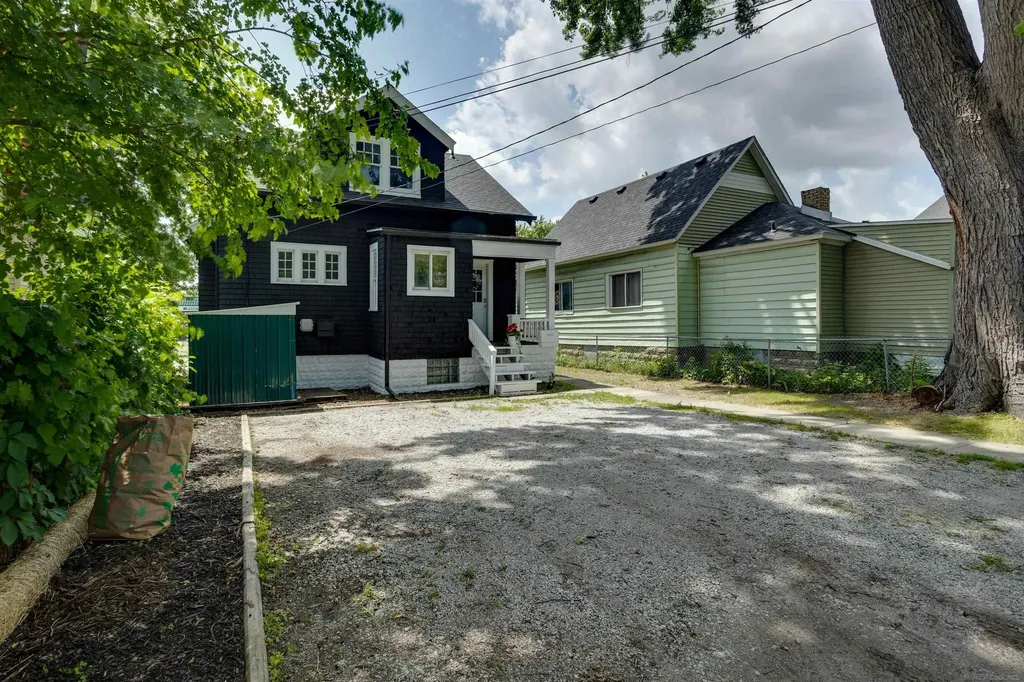 1407 Lapeer Avenue Port Huron City MI 48060