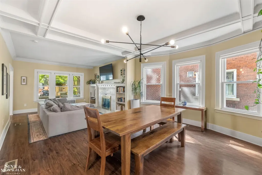 1025 Beaconsfield Avenue Grosse Pointe Park City MI 48230