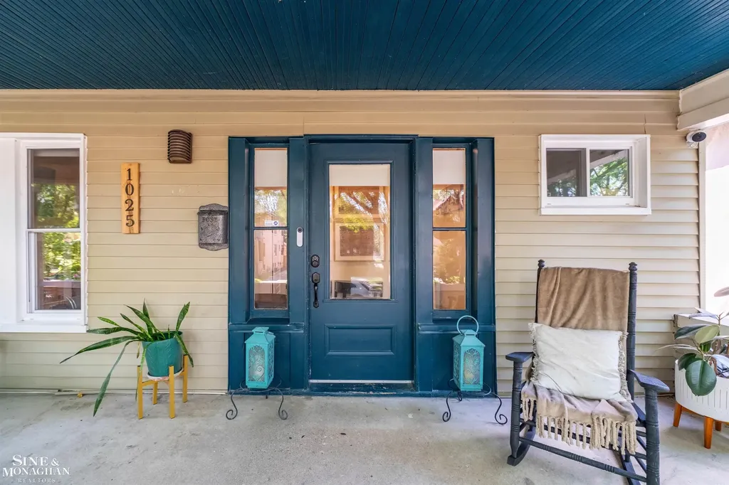 1025 Beaconsfield Avenue Grosse Pointe Park City MI 48230