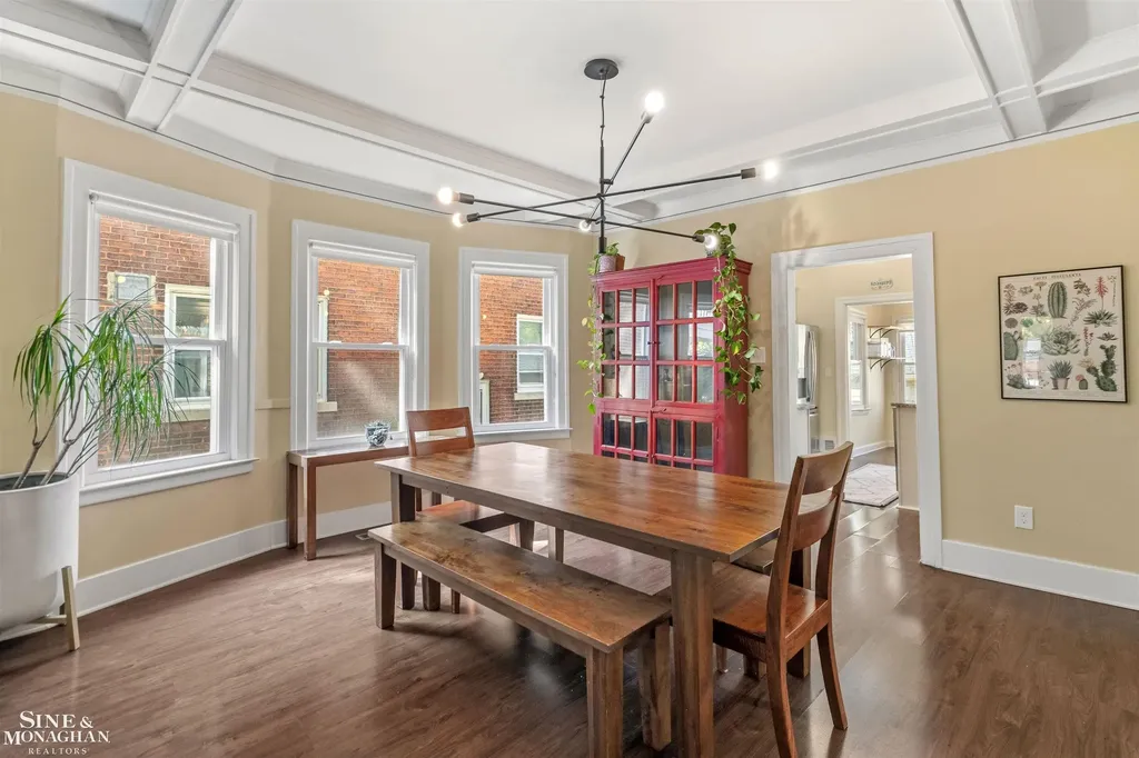 1025 Beaconsfield Avenue Grosse Pointe Park City MI 48230