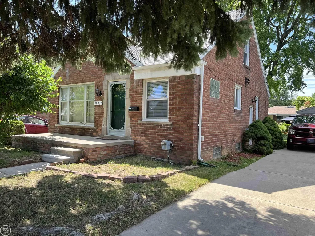 17930 Biehl Street Roseville City MI 48066