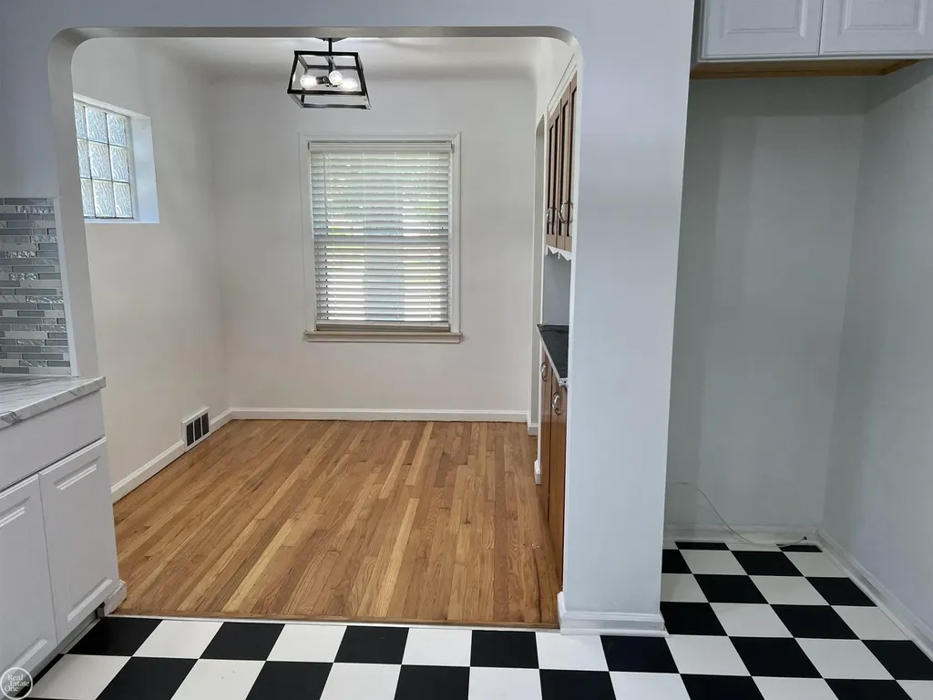 17930 Biehl Street Roseville City MI 48066