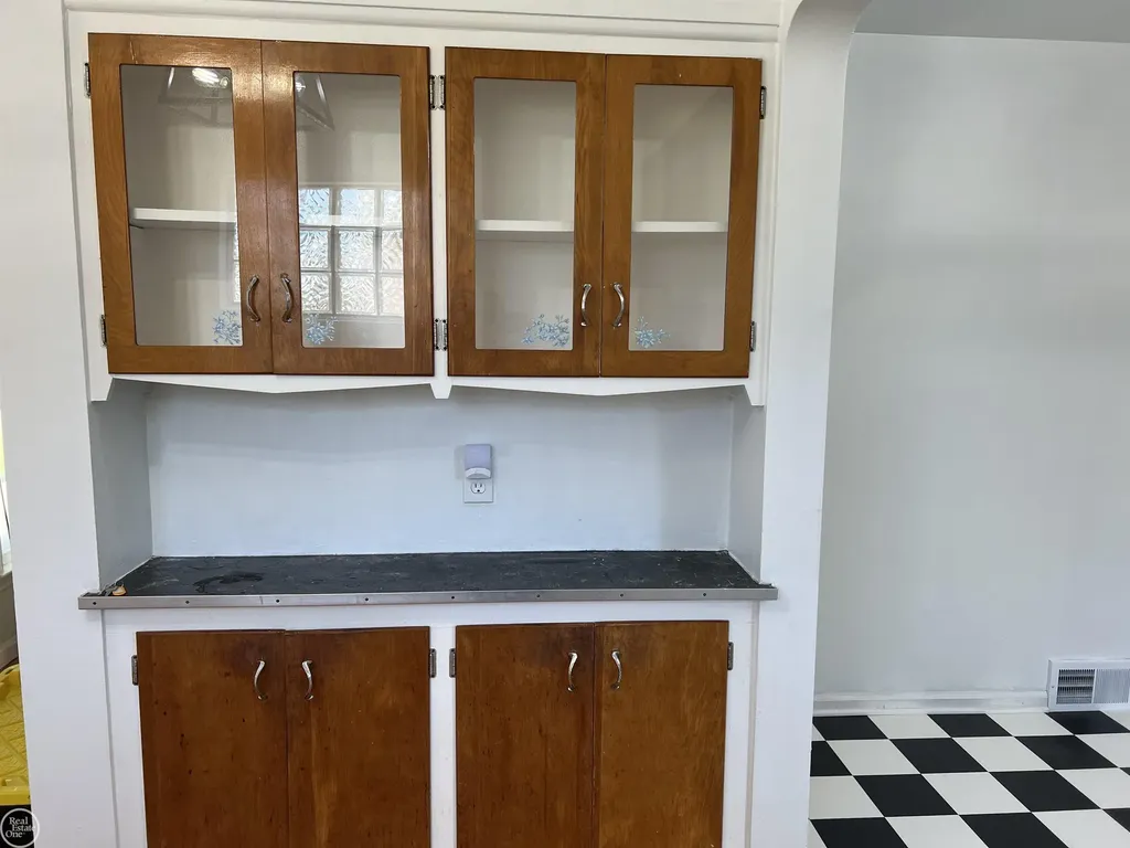 17930 Biehl Street Roseville City MI 48066