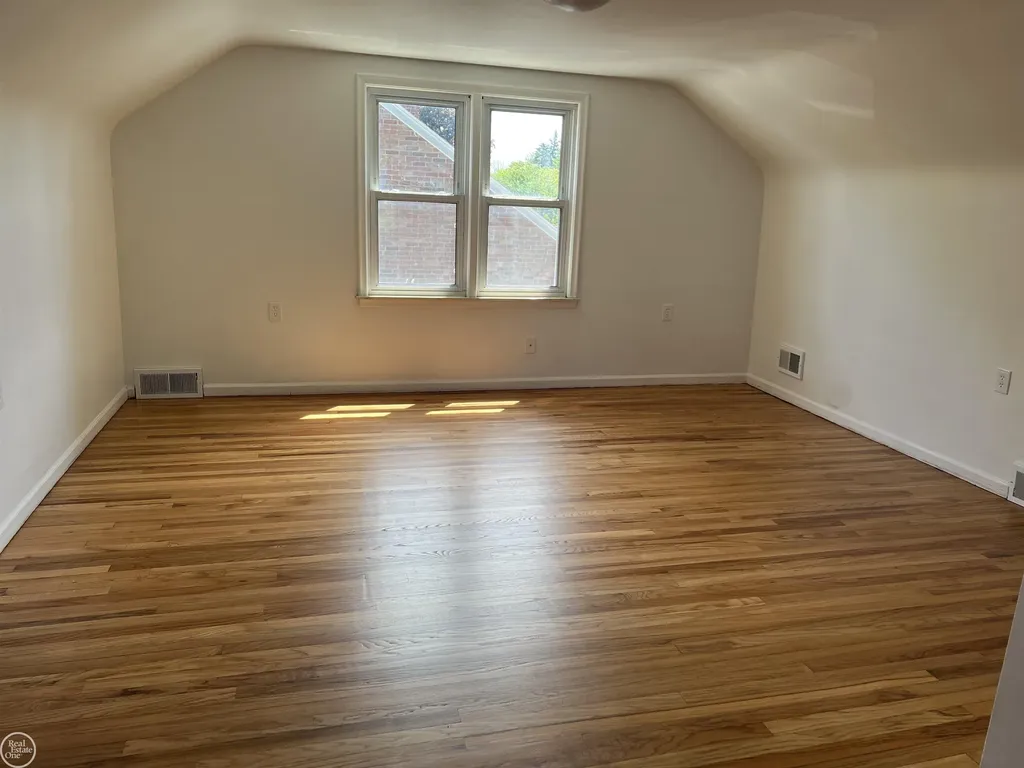 17930 Biehl Street Roseville City MI 48066