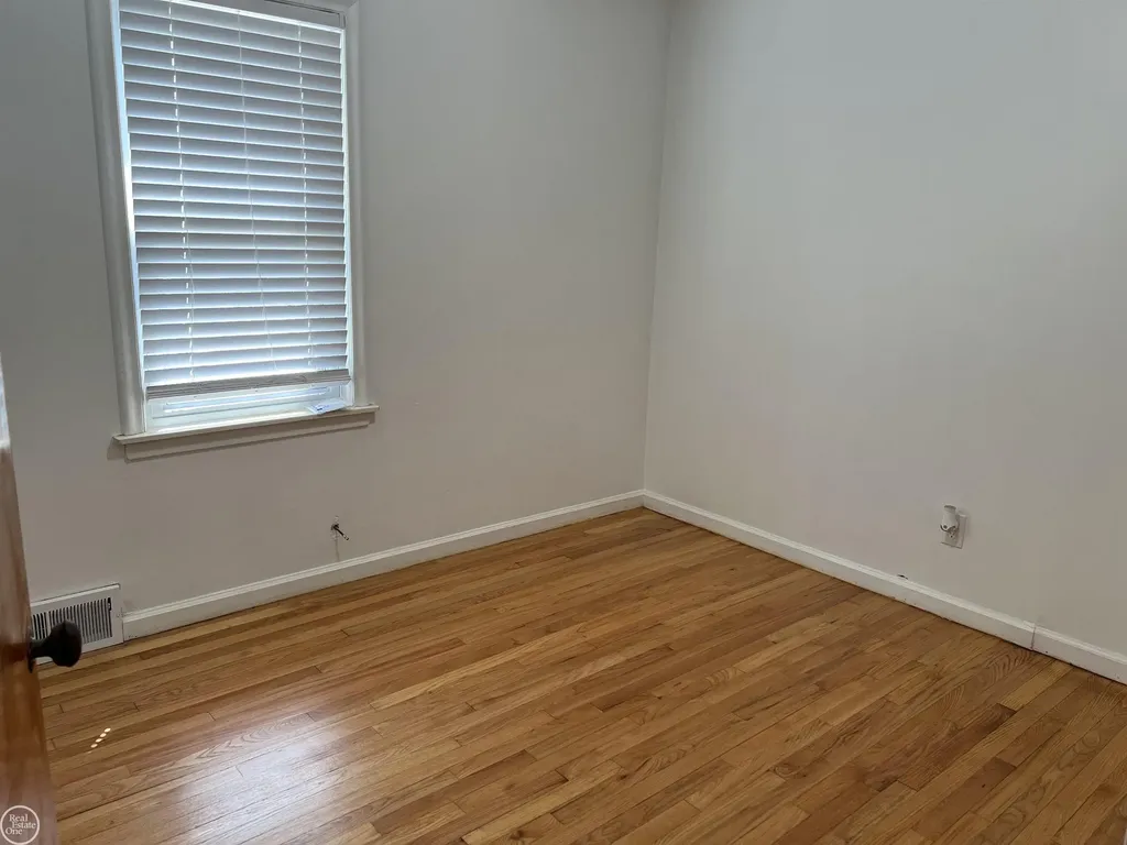 17930 Biehl Street Roseville City MI 48066