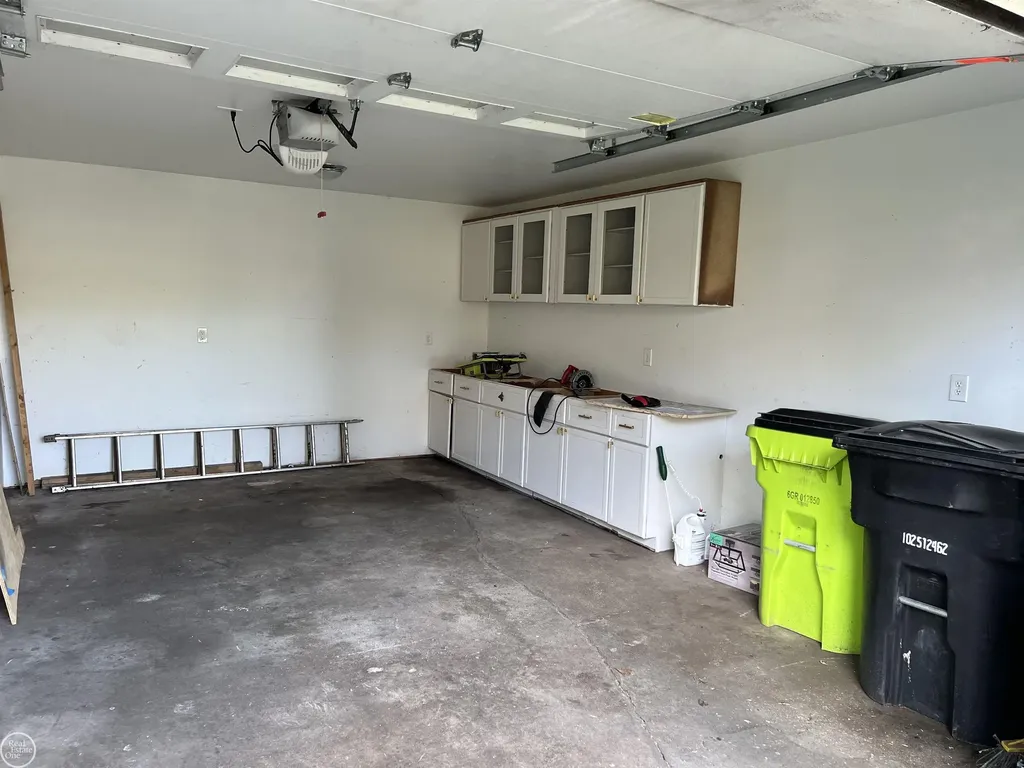 17930 Biehl Street Roseville City MI 48066