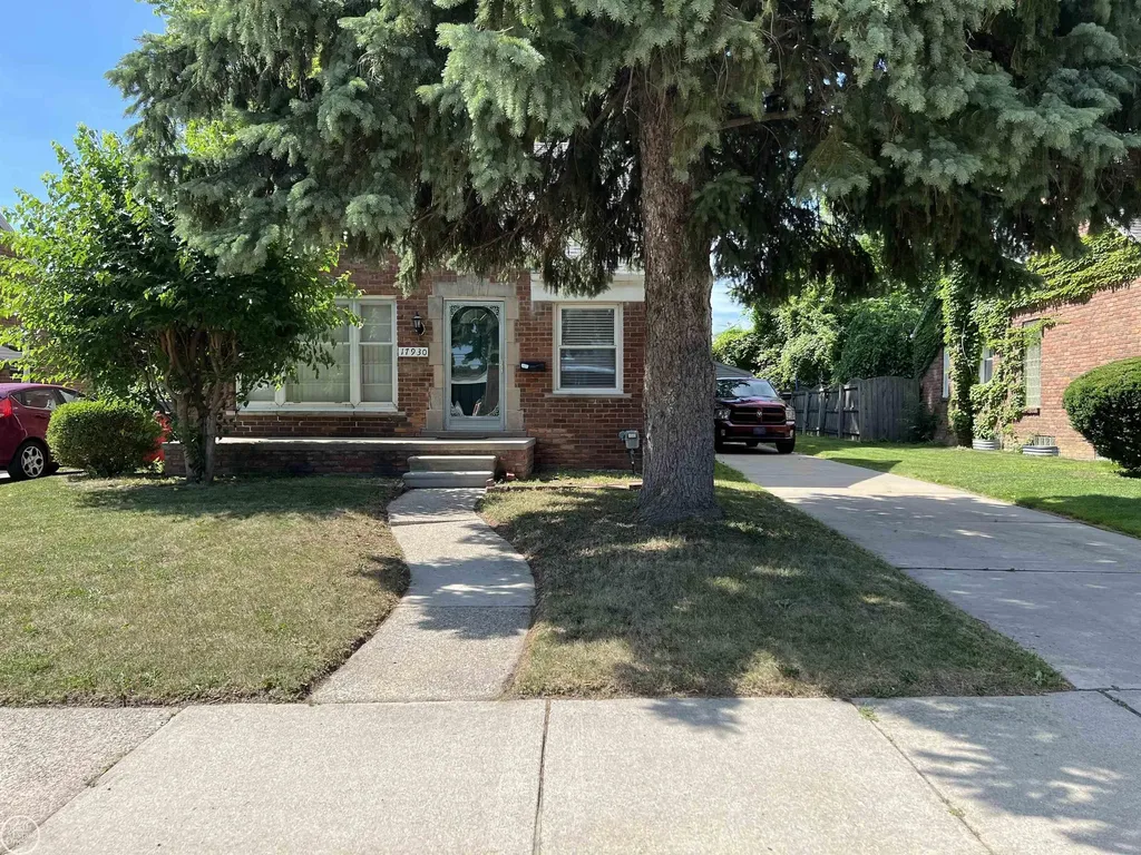 17930 Biehl Street Roseville City MI 48066