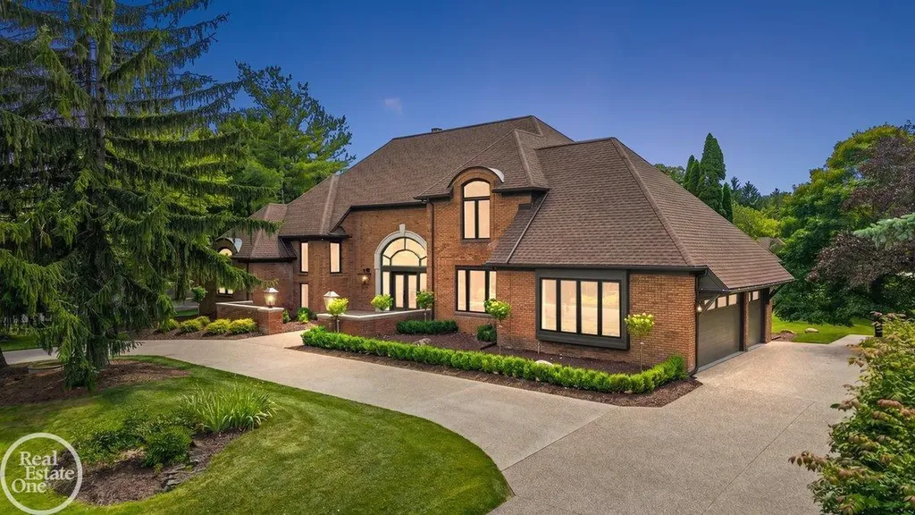 4585 Kiftsgate Bend Bloomfield Charter Township MI 48302