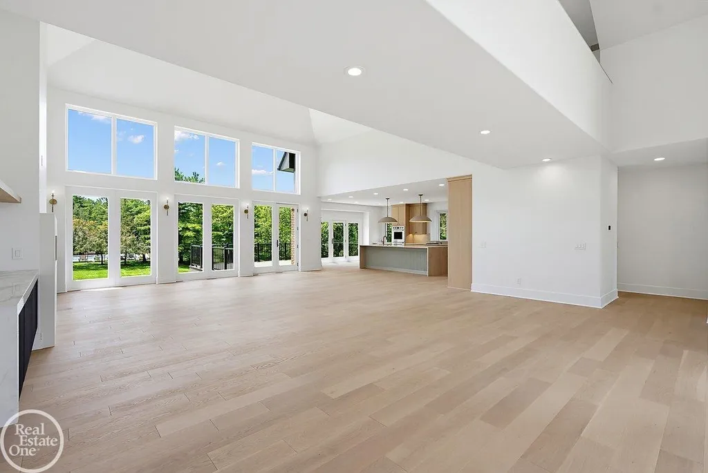 4585 Kiftsgate Bend Bloomfield Charter Township MI 48302