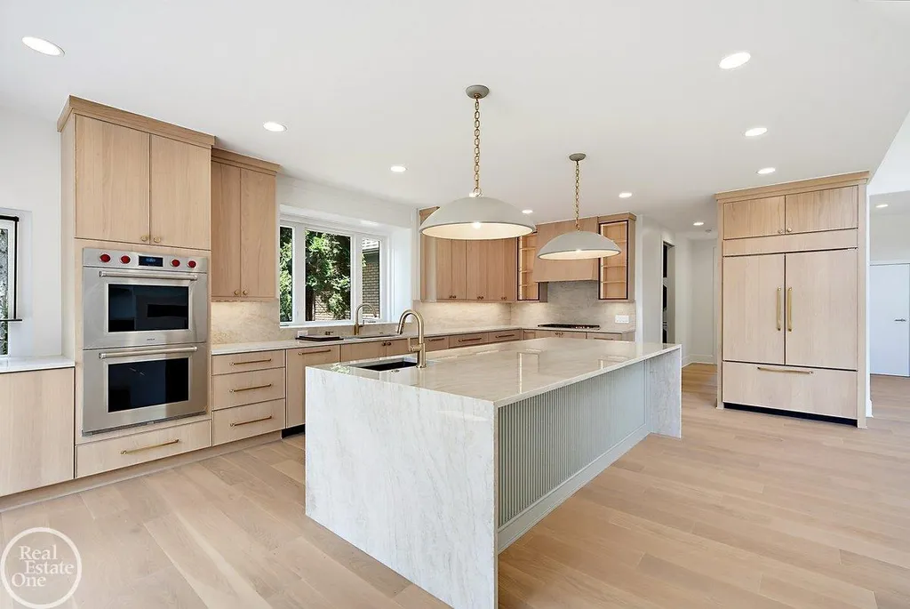 4585 Kiftsgate Bend Bloomfield Charter Township MI 48302