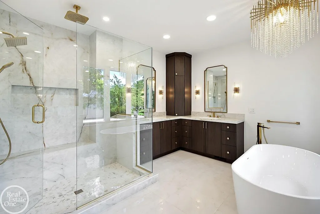 4585 Kiftsgate Bend Bloomfield Charter Township MI 48302