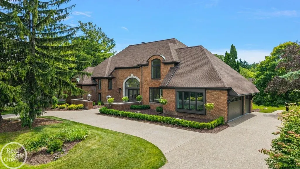 4585 Kiftsgate Bend Bloomfield Charter Township MI 48302