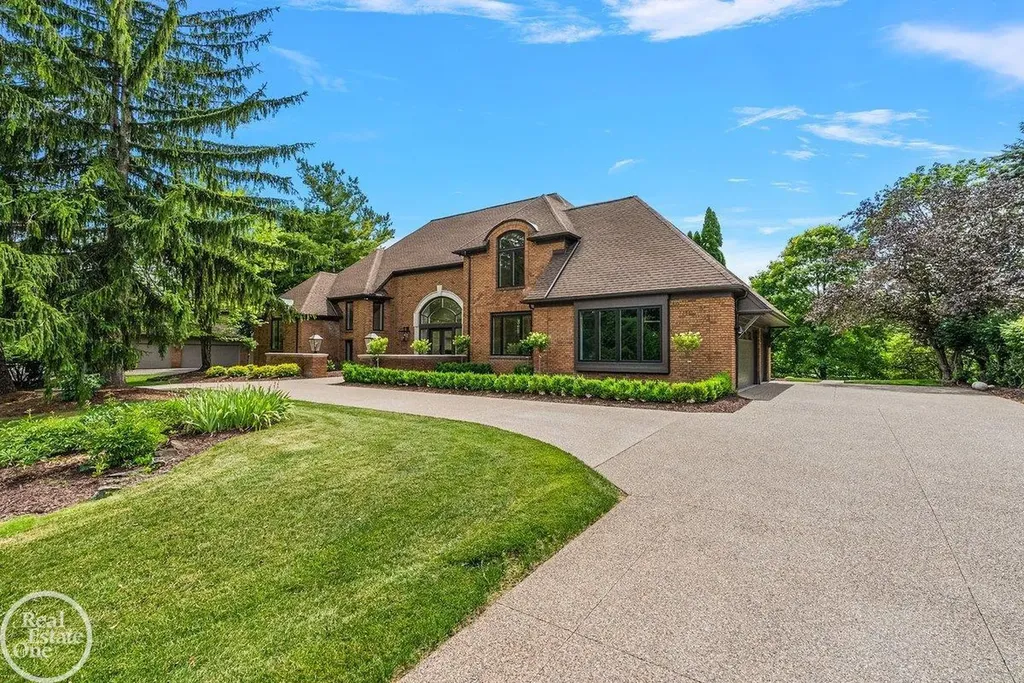 4585 Kiftsgate Bend Bloomfield Charter Township MI 48302