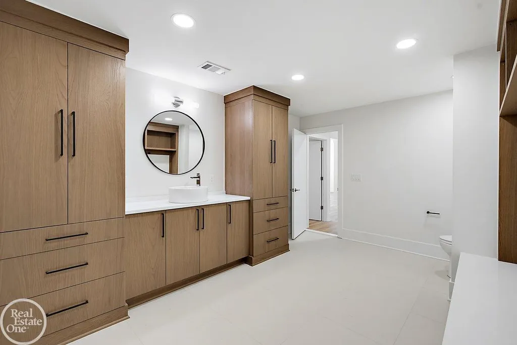 4585 Kiftsgate Bend Bloomfield Charter Township MI 48302