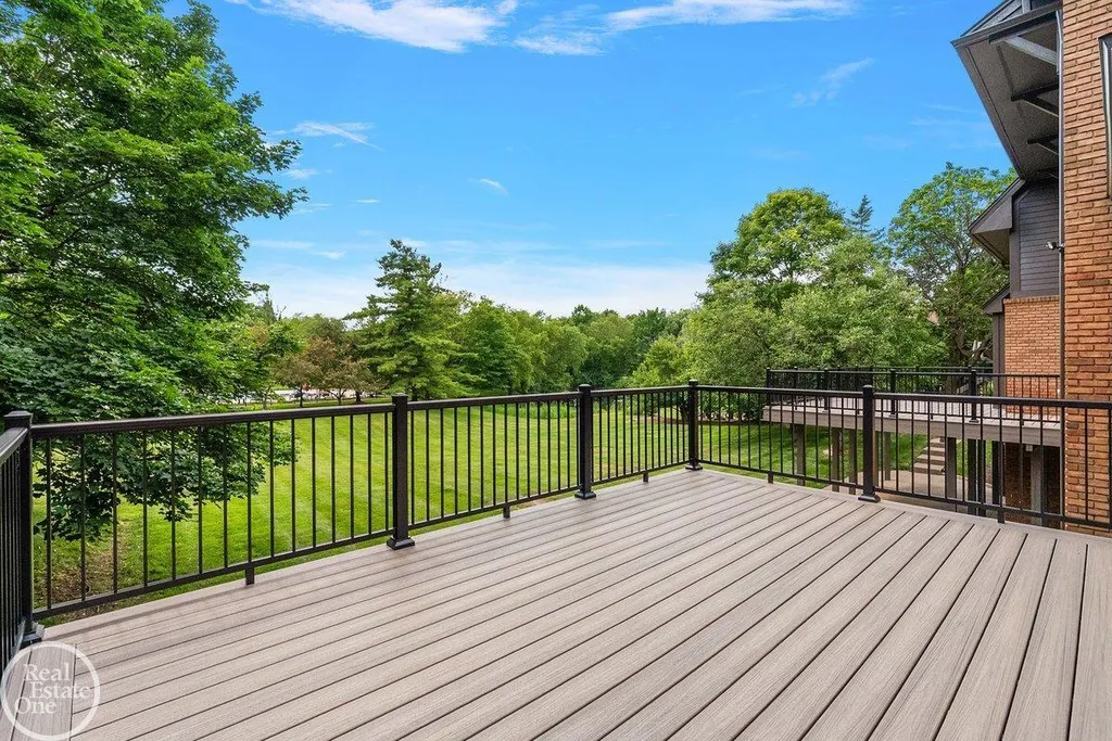 4585 Kiftsgate Bend Bloomfield Charter Township MI 48302