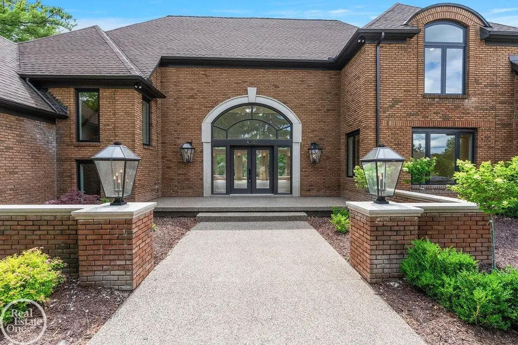4585 Kiftsgate Bend Bloomfield Charter Township MI 48302