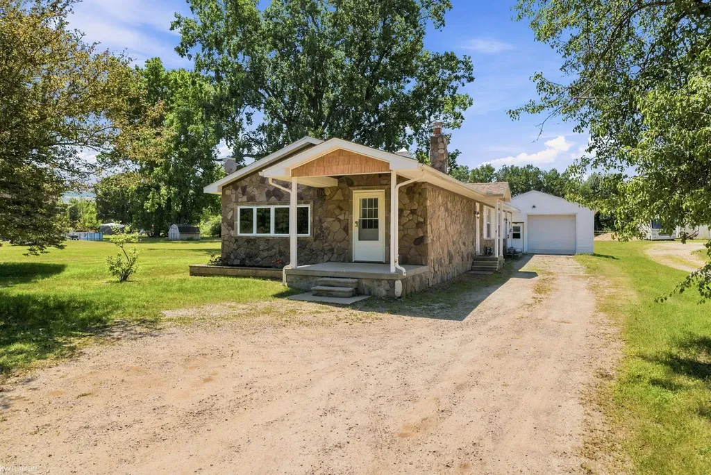 5469 Parker Road Fort Gratiot Charter Township MI 48059