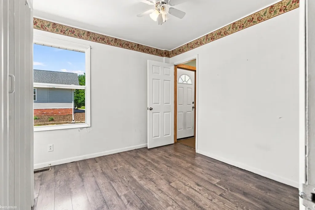 5469 Parker Road Fort Gratiot Charter Township MI 48059