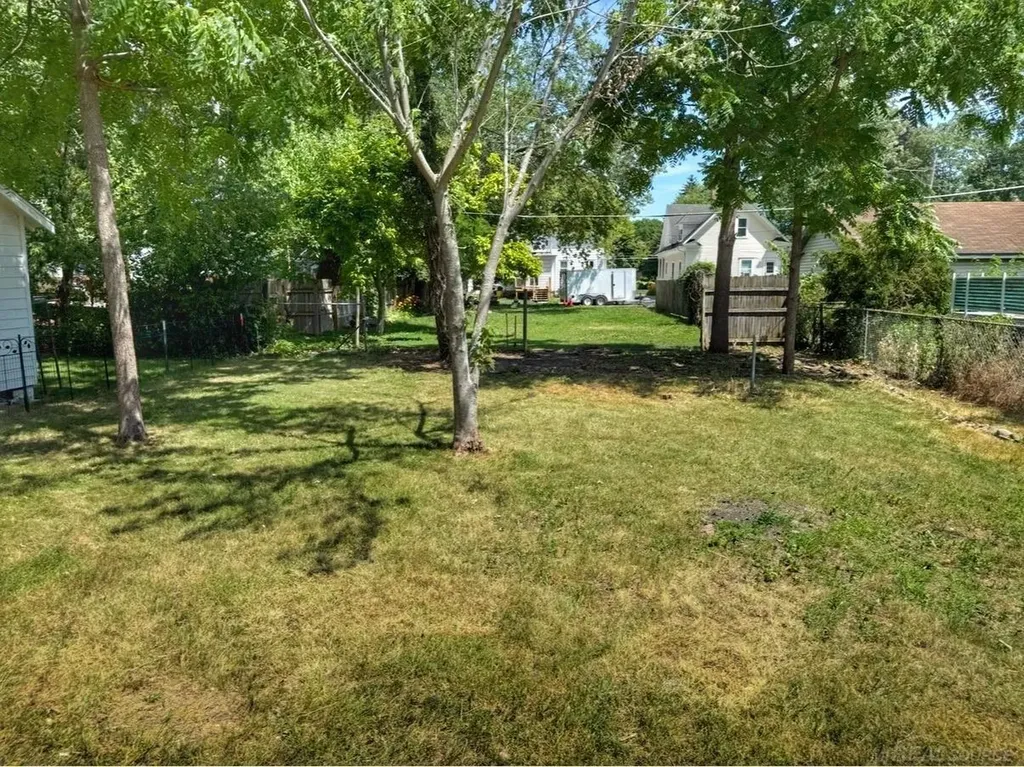 440 Sackett Avenue Monroe City MI 48162