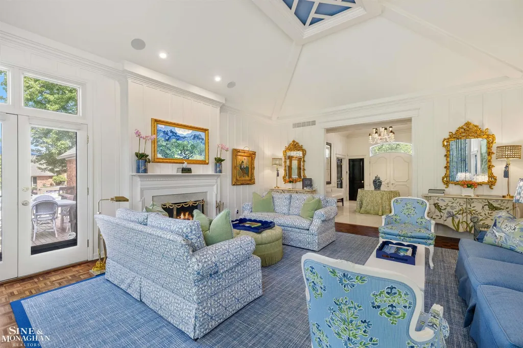 20 Windemere Place Grosse Pointe Farms City MI 48236