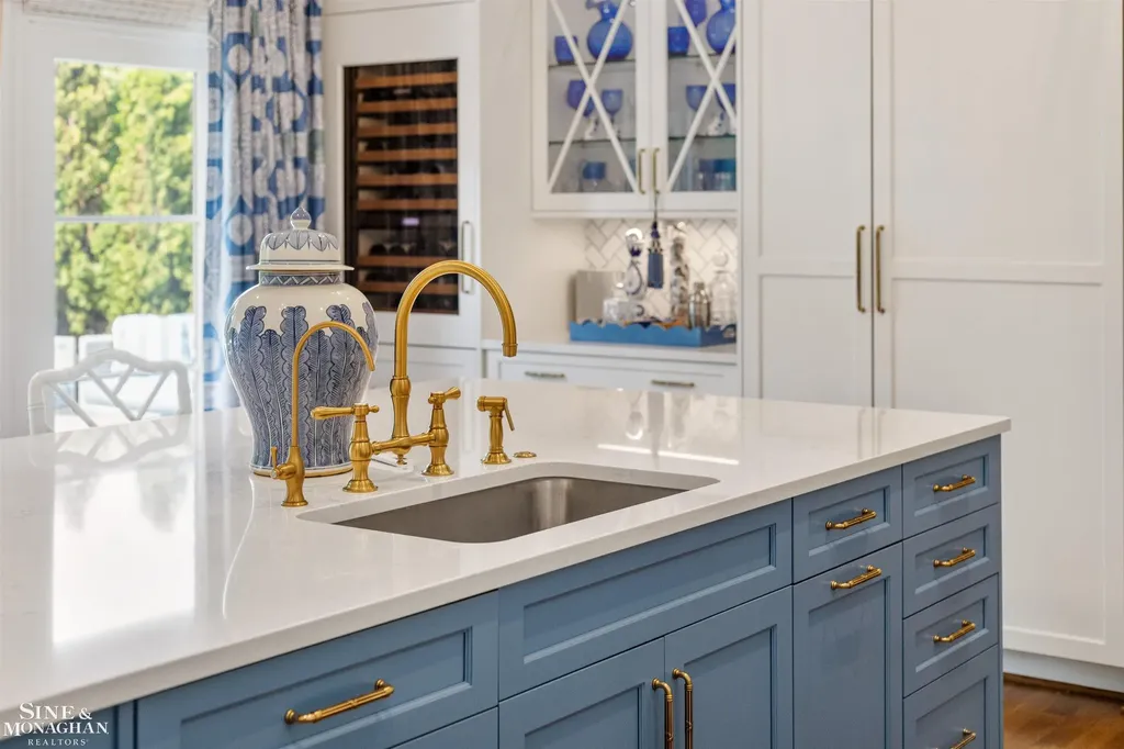 20 Windemere Place Grosse Pointe Farms City MI 48236