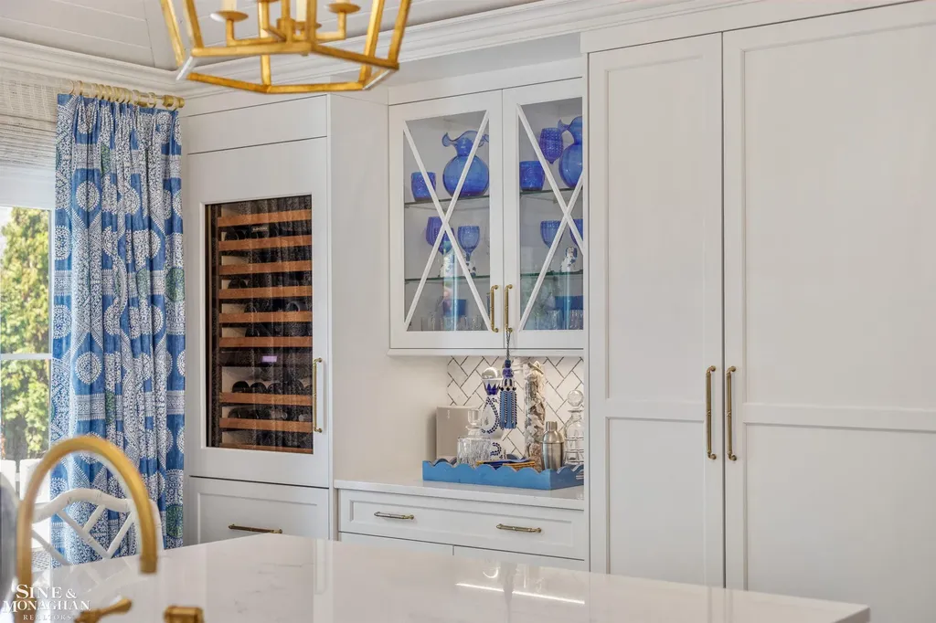 20 Windemere Place Grosse Pointe Farms City MI 48236