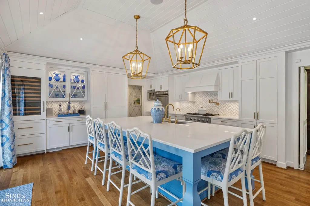 20 Windemere Place Grosse Pointe Farms City MI 48236