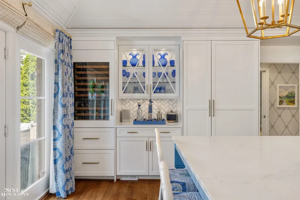 20 Windemere Place Grosse Pointe Farms City MI 48236