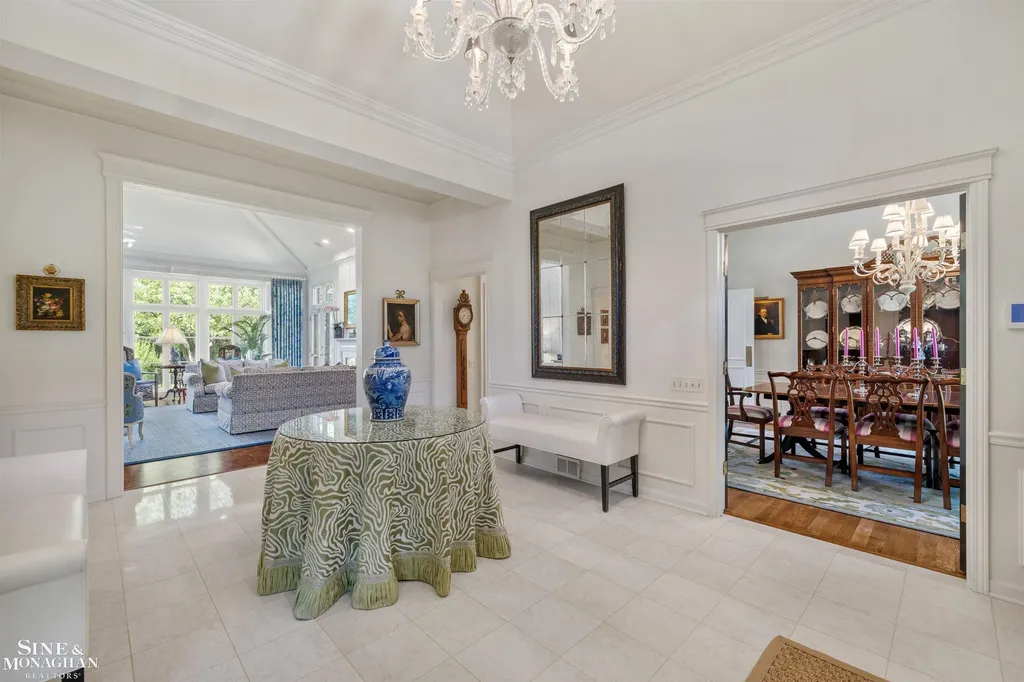 20 Windemere Place Grosse Pointe Farms City MI 48236