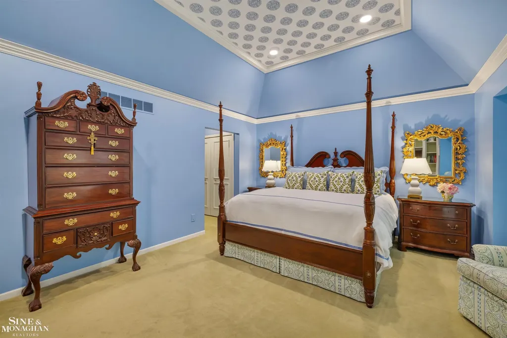 20 Windemere Place Grosse Pointe Farms City MI 48236