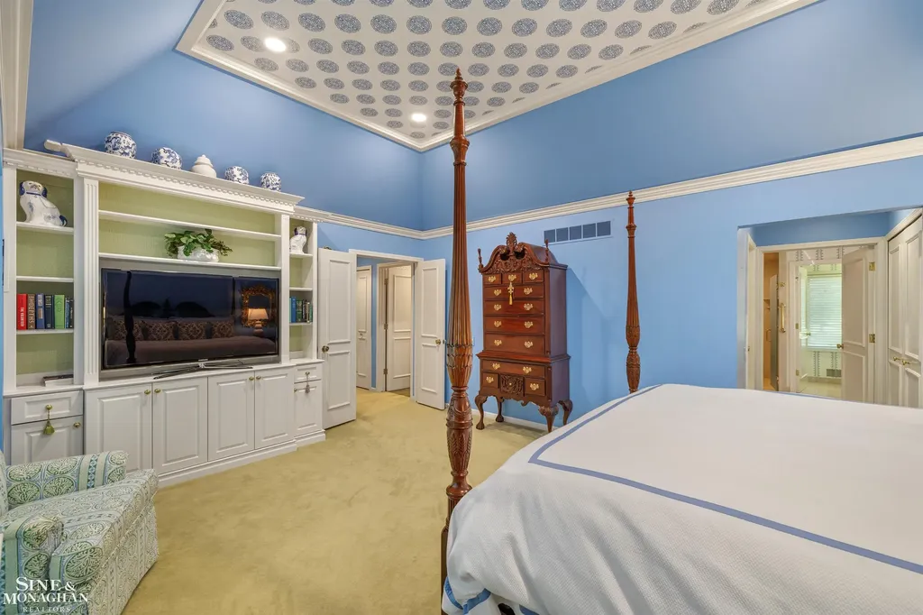 20 Windemere Place Grosse Pointe Farms City MI 48236