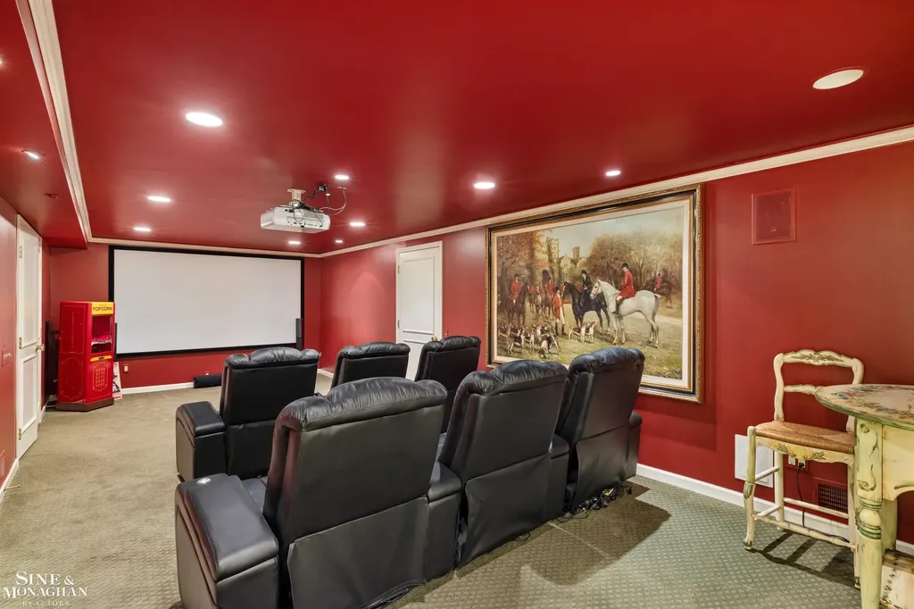 20 Windemere Place Grosse Pointe Farms City MI 48236