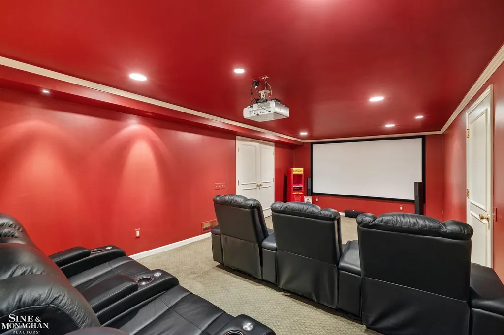 20 Windemere Place Grosse Pointe Farms City MI 48236