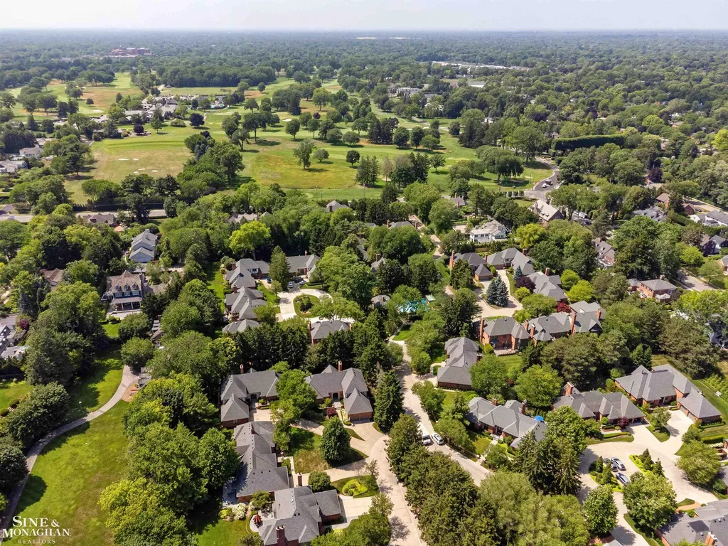 20 Windemere Place Grosse Pointe Farms City MI 48236
