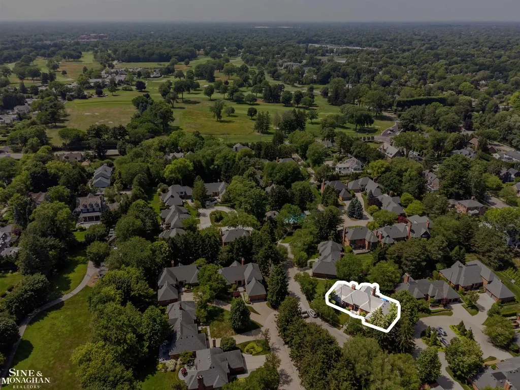 20 Windemere Place Grosse Pointe Farms City MI 48236