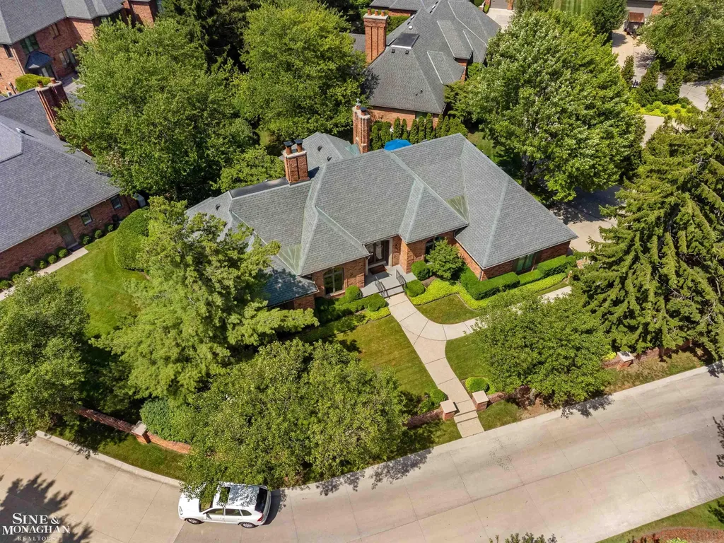 20 Windemere Place Grosse Pointe Farms City MI 48236