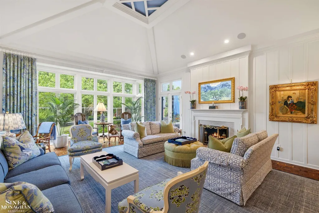 20 Windemere Place Grosse Pointe Farms City MI 48236