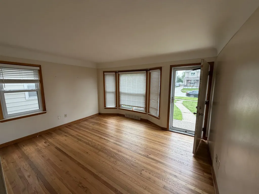 216 Linden Avenue Royal Oak City MI 48073
