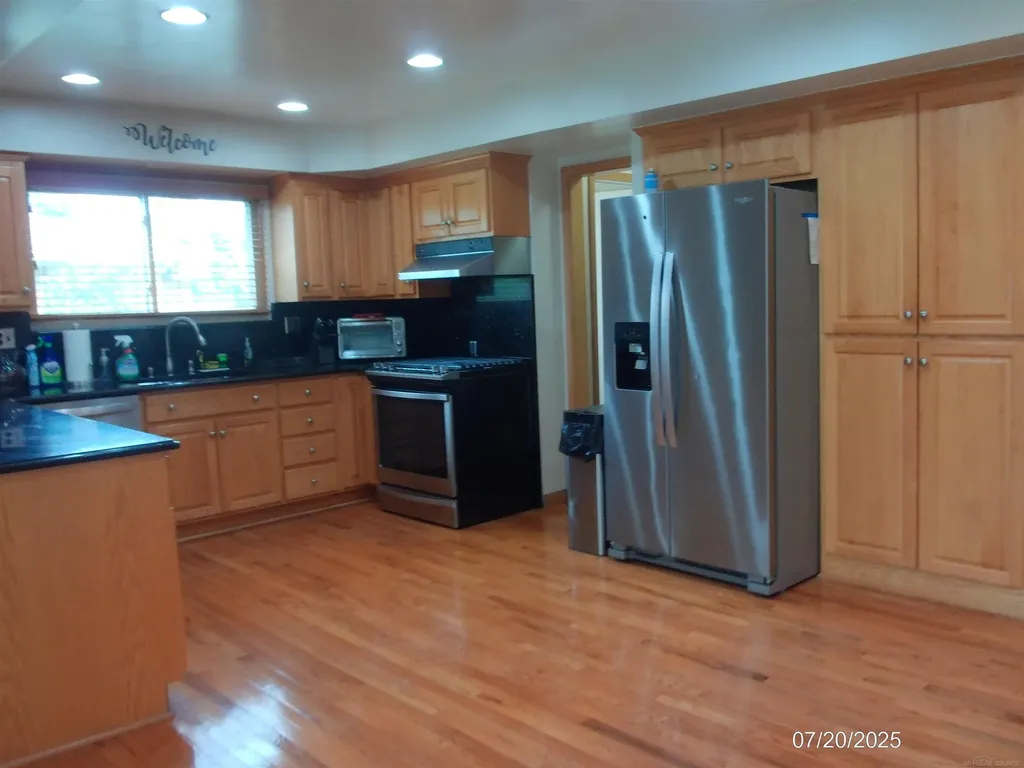41223 Sesame Drive Sterling Heights City MI 48314