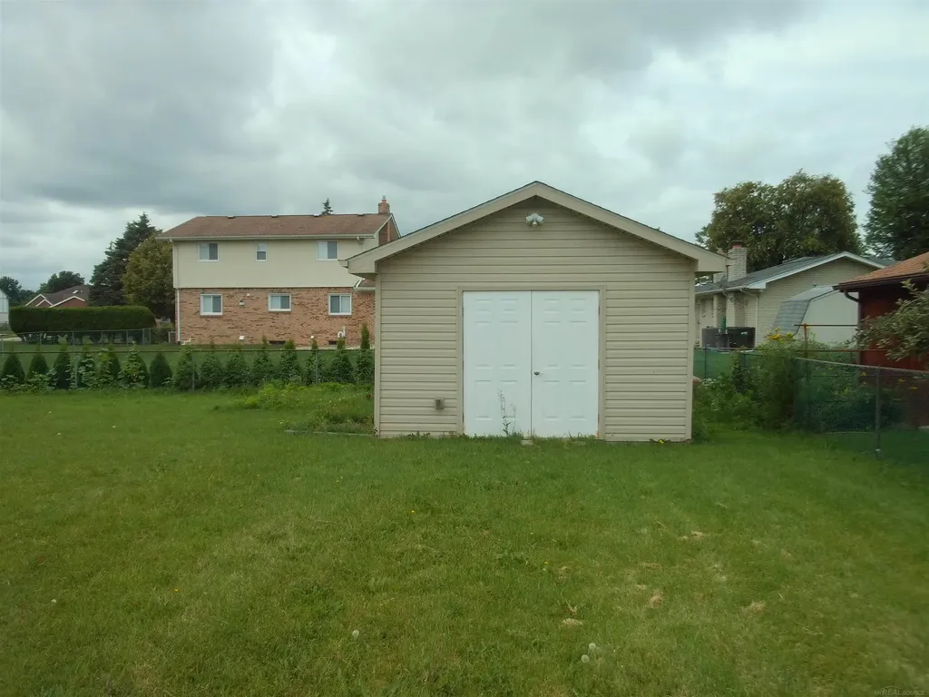 41223 Sesame Drive Sterling Heights City MI 48314